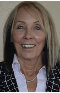 Dinah Lewis Professional Headshot